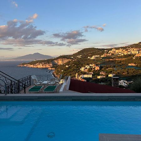 La Fenice -White House- Homeinsorrento- マッサ・ルブレンセ エクステリア 写真